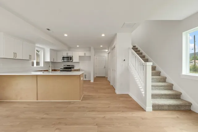 $525,000 | 101-915 West West/ Main Avenue, Chewelah, WA 99109