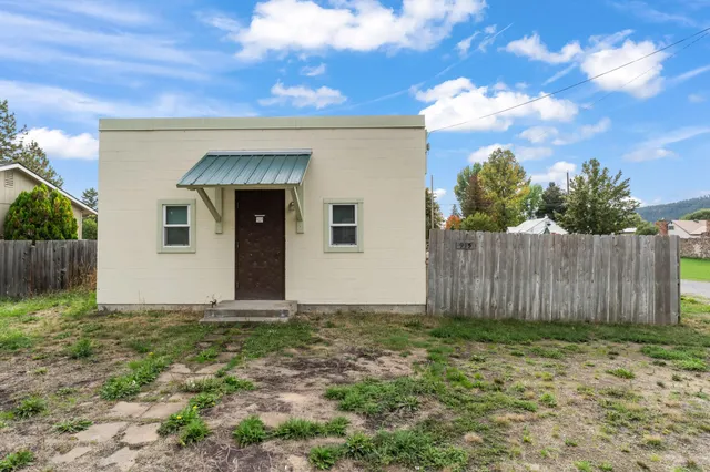 $525,000 | 101-915 West West/ Main Avenue, Chewelah, WA 99109