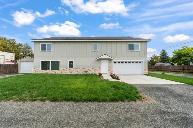 $525,000 | 101-915 West West/ Main Avenue, Chewelah, WA 99109
