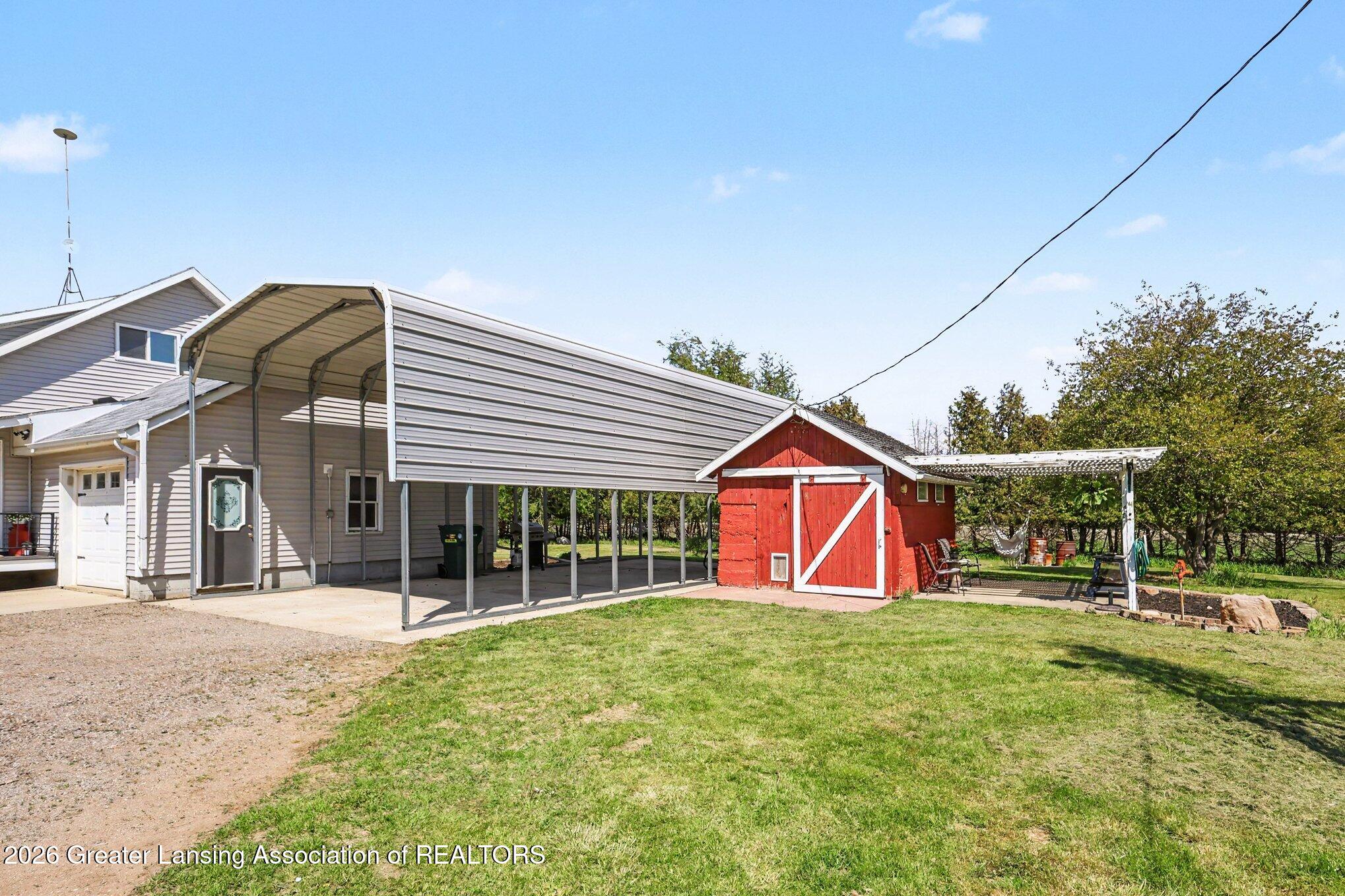 2426 East Colony Road St. Johns, MI 48879 - Photo 23 of 45 Carport