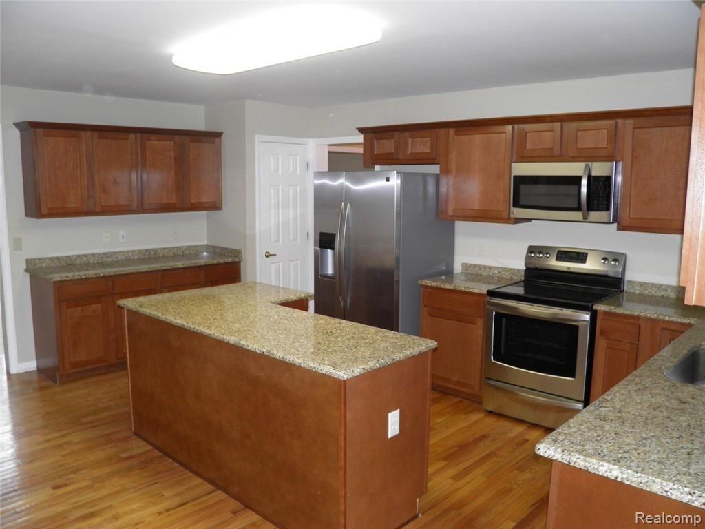 407 Springfield Drive Canton, MI 48188 - Photo 5 of 30