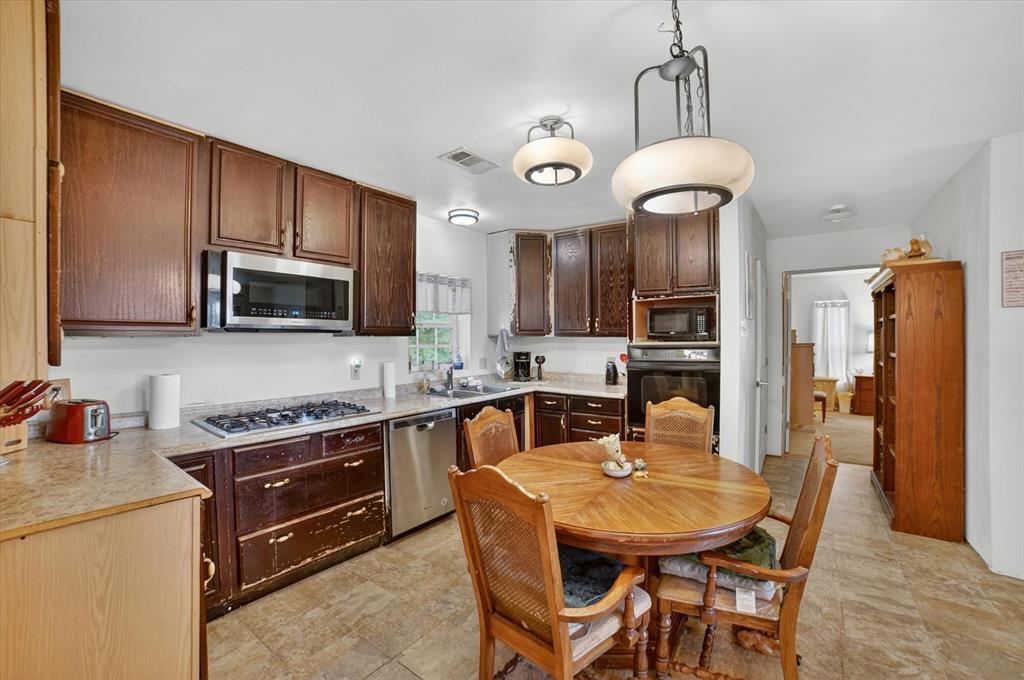 8088 Telegraph Road Quinlan, TX 75474 - Photo 11 of 34