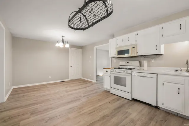 $241,900 | 110 Greenberry Street, Sweetser, IN 46952