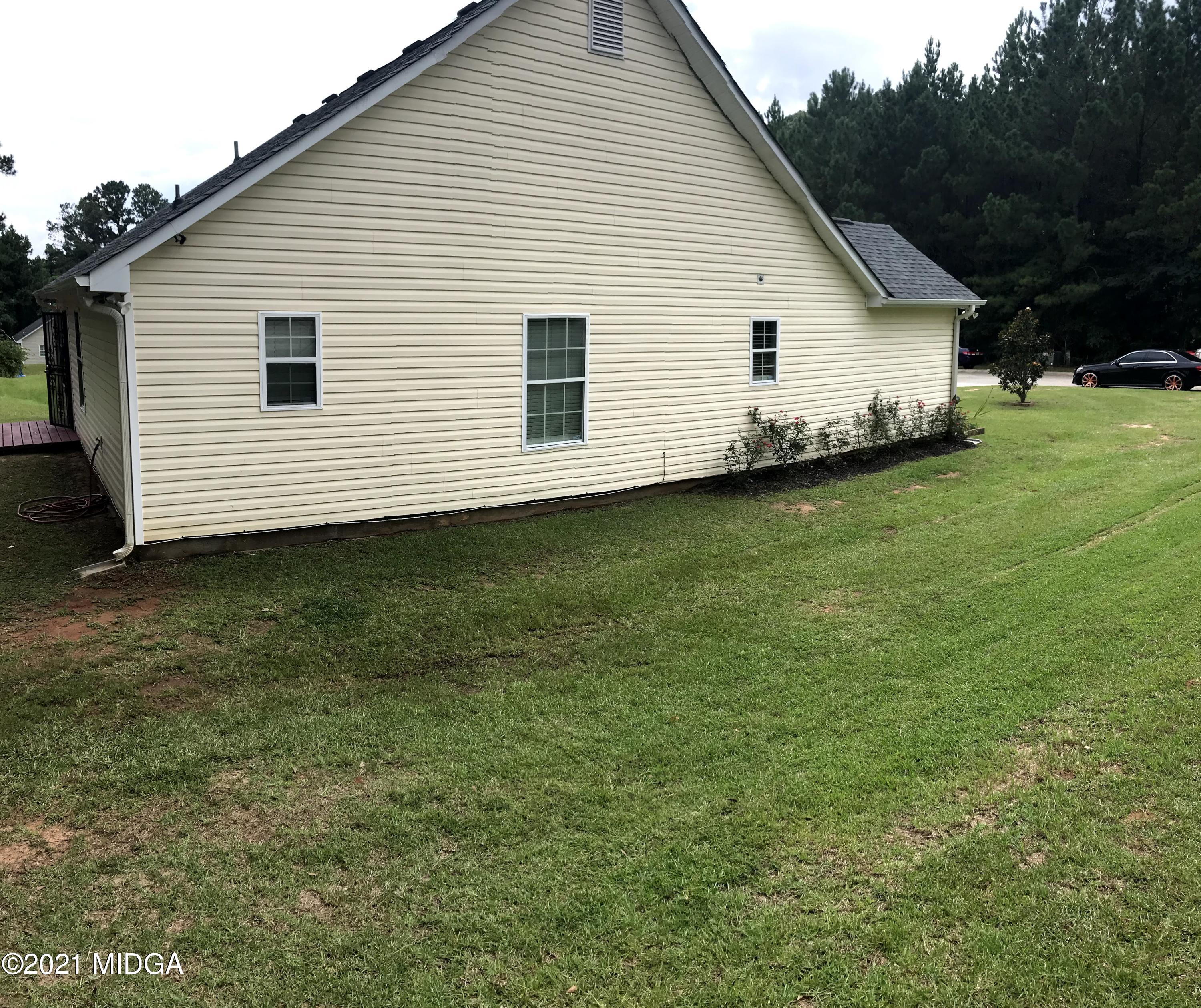 221 Apple Valley Road Macon, GA 31217 - Photo 3 of 13 IMG_3044