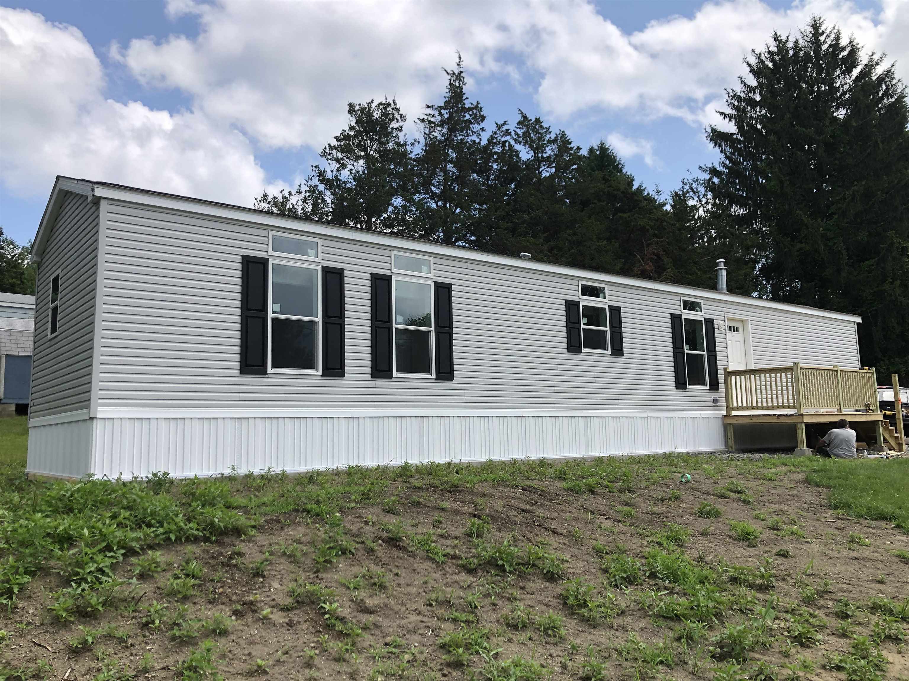 85 Coffin Road, Unit 2 Epping, NH 03042 - Photo 2 of 12