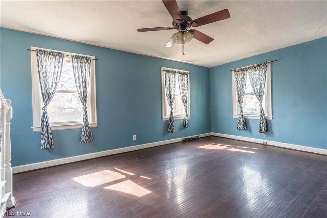 1360 Crescent Road Southwest Canton, OH 44710 - Photo 4 of 29