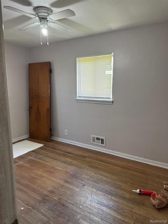 1913 Basil Lane Flint, MI 48504 - Photo 10 of 21