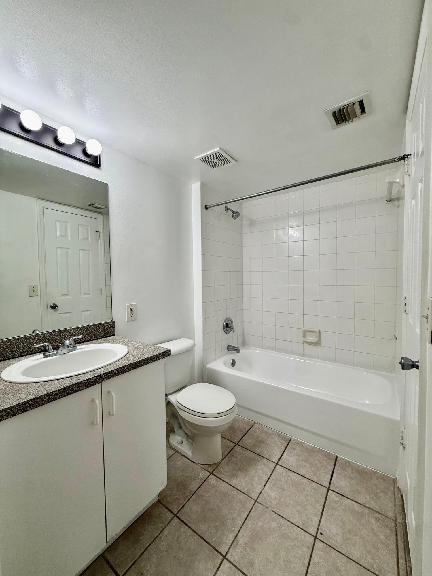 5065 Wiles Road, Unit 204 Coconut Creek, FL 33073 - Photo 3 of 14 WhatsApp Image 2026-04-23 at 17.13.10 (1