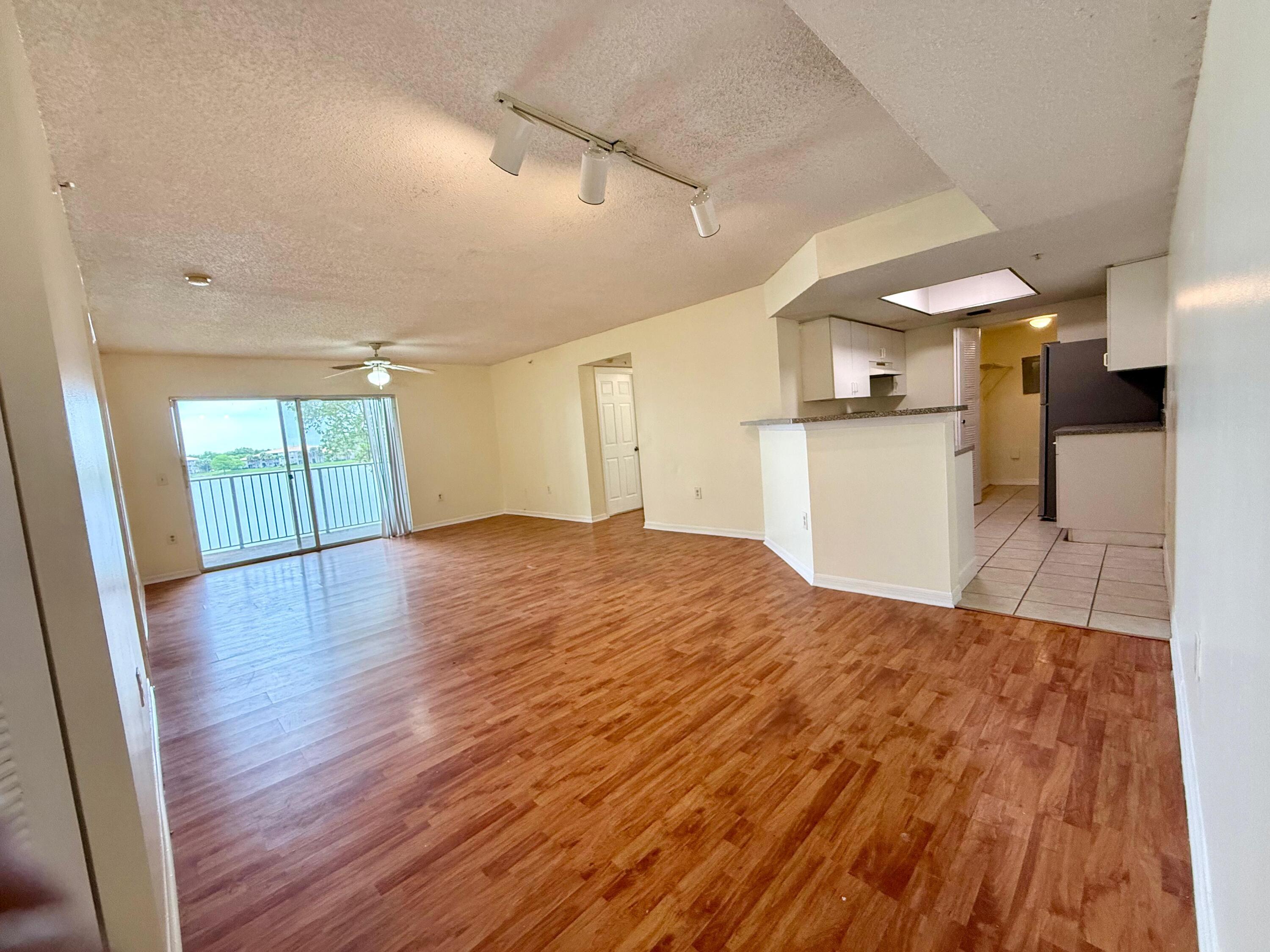 5065 Wiles Road, Unit 204 Coconut Creek, FL 33073 - Photo 4 of 14 WhatsApp Image 2026-04-23 at 17.13.14