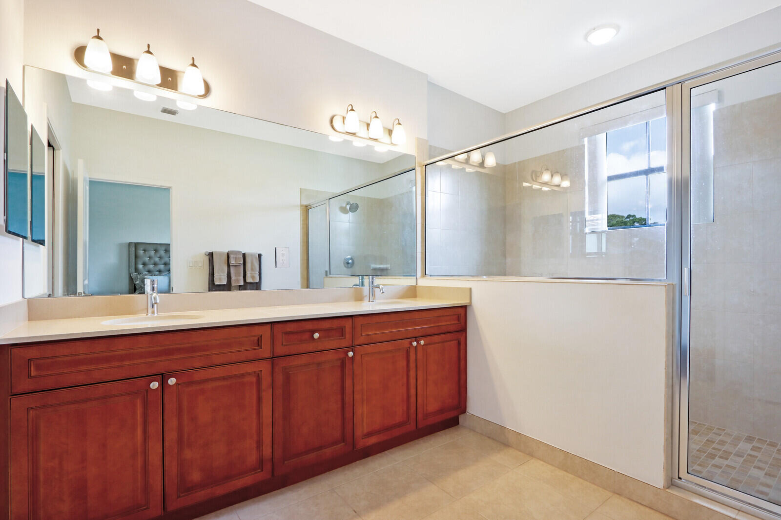 6024 Pine Tree Way Riviera Beach, FL 33410 - Photo 21 of 26 Bathroom