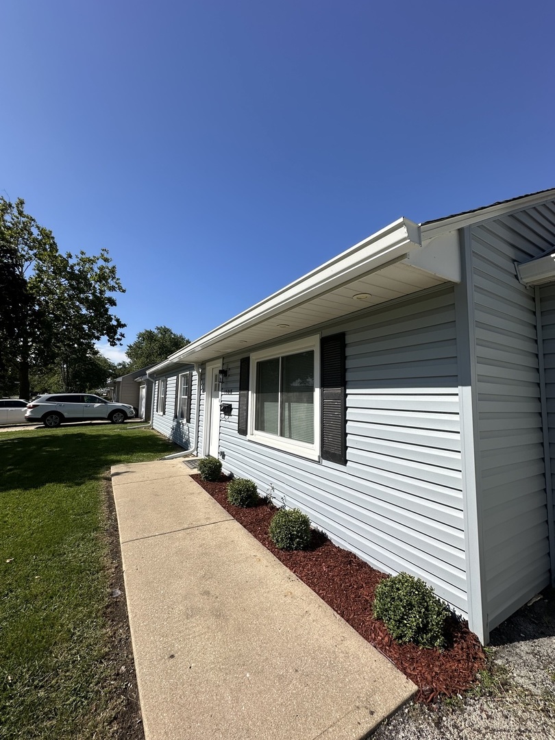 15018 Huntington Court Orland Park, IL 60462 - Photo 2 of 15