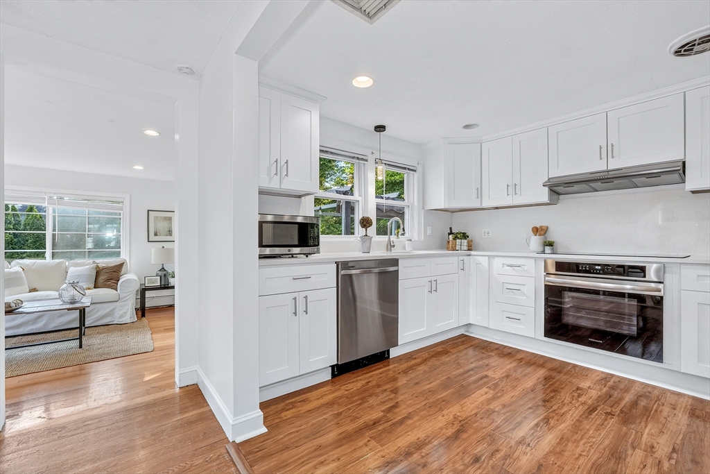 46 Windsor Road Stoneham, MA 02180 - Photo 9 of 42