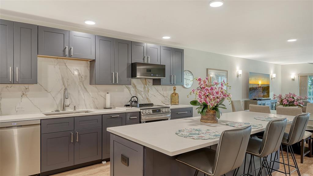 5757 Gulf Of Mexico Drive, Unit 204 Longboat Key, FL 34228 - Photo 30 of 71