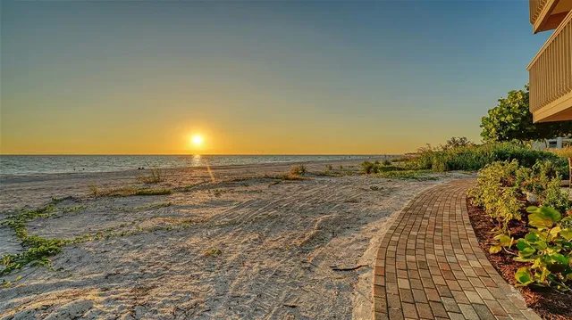 $7,000 | 5757 Gulf Of Mexico Drive, Unit 204, Longboat Key, FL 34228