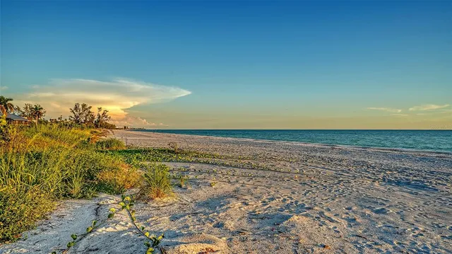 $7,000 | 5757 Gulf Of Mexico Drive, Unit 204, Longboat Key, FL 34228