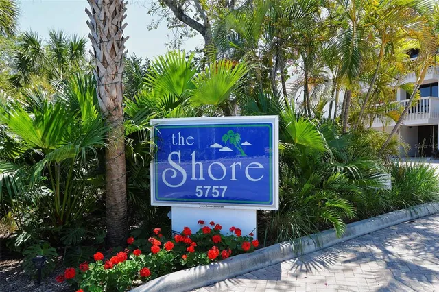 $7,000 | 5757 Gulf Of Mexico Drive, Unit 204, Longboat Key, FL 34228