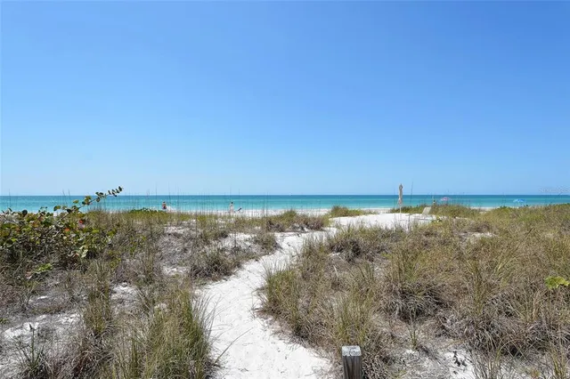 $7,000 | 5757 Gulf Of Mexico Drive, Unit 204, Longboat Key, FL 34228