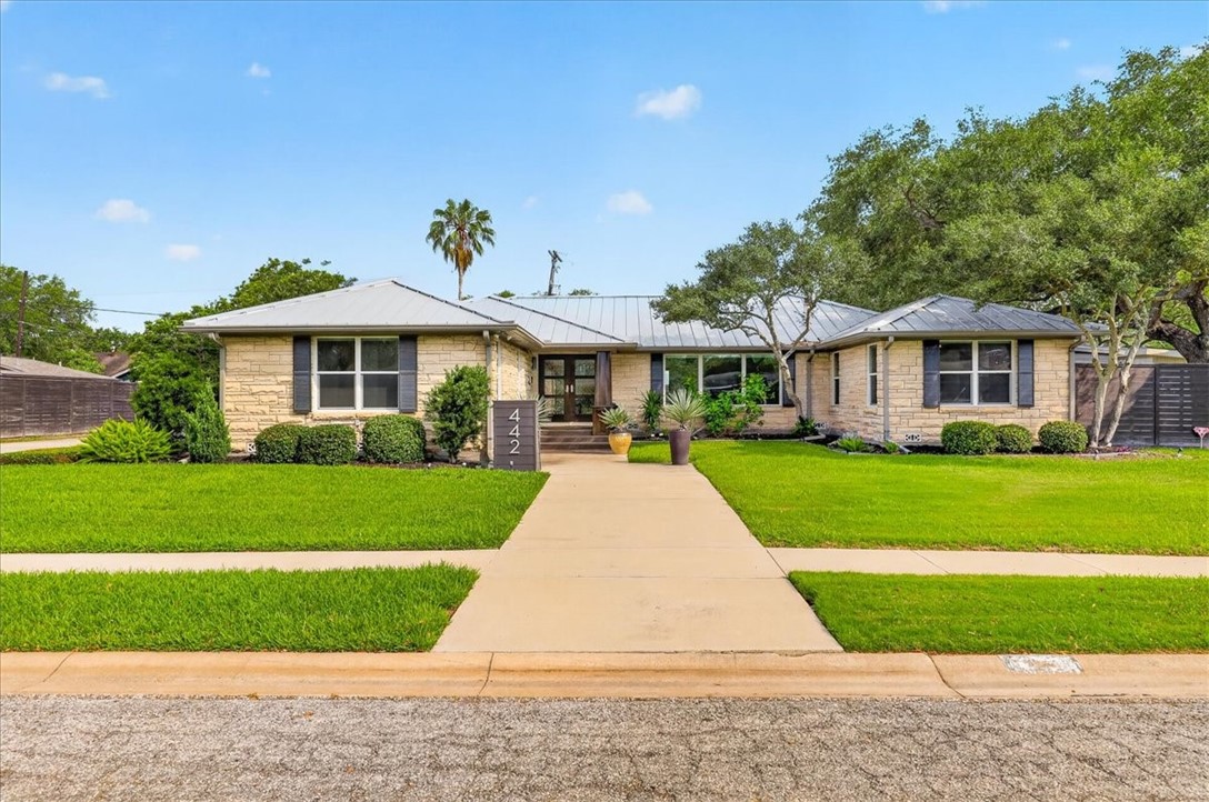 442 Bermuda Place Corpus Christi, TX 78411 - Photo 1 of 40