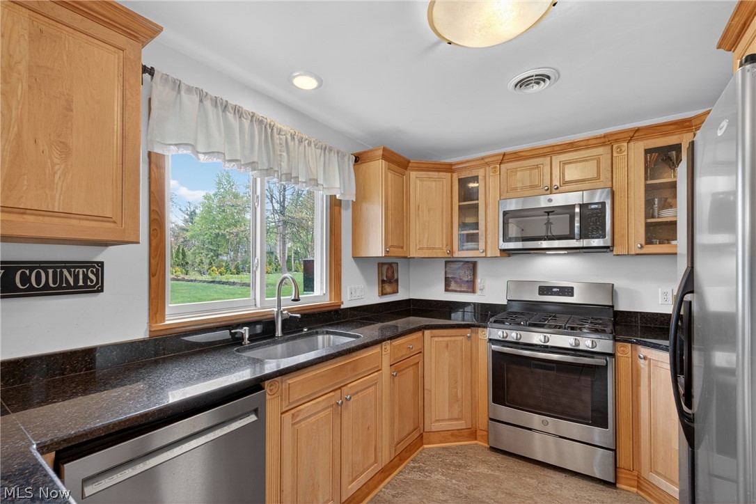 2426 Lander Road Pepper Pike, OH 44124 - Photo 15 of 38