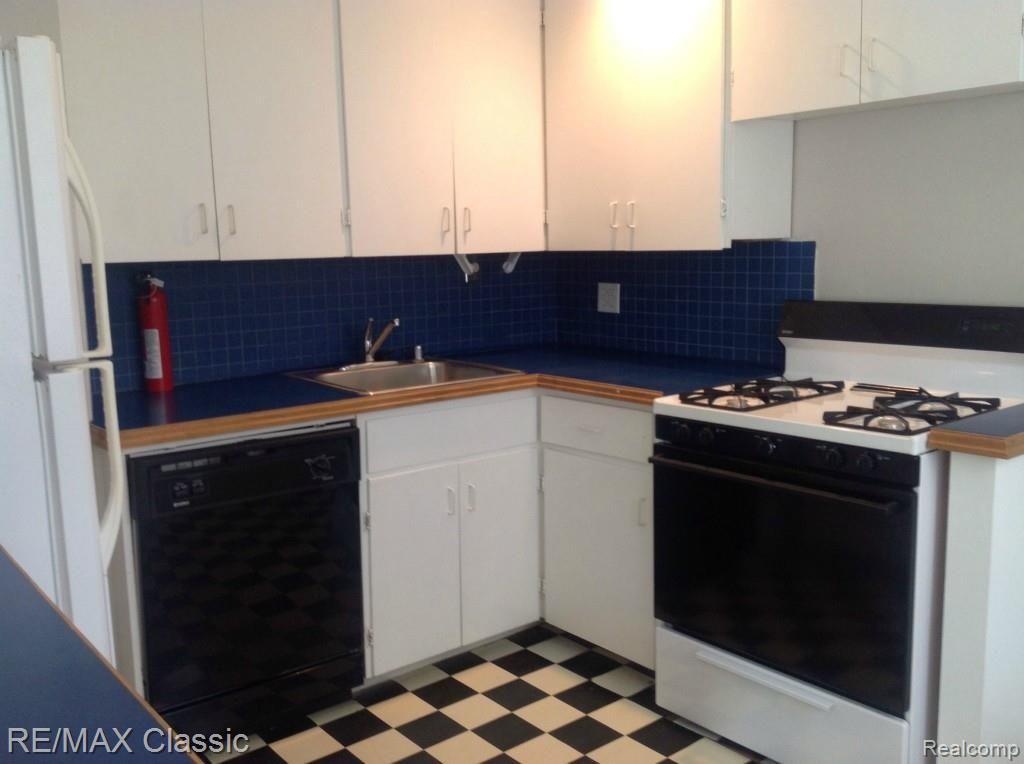 458 Touraine Road Grosse Pointe, MI 48236 - Photo 23 of 31 CameraAwesomePhoto_23.jpg