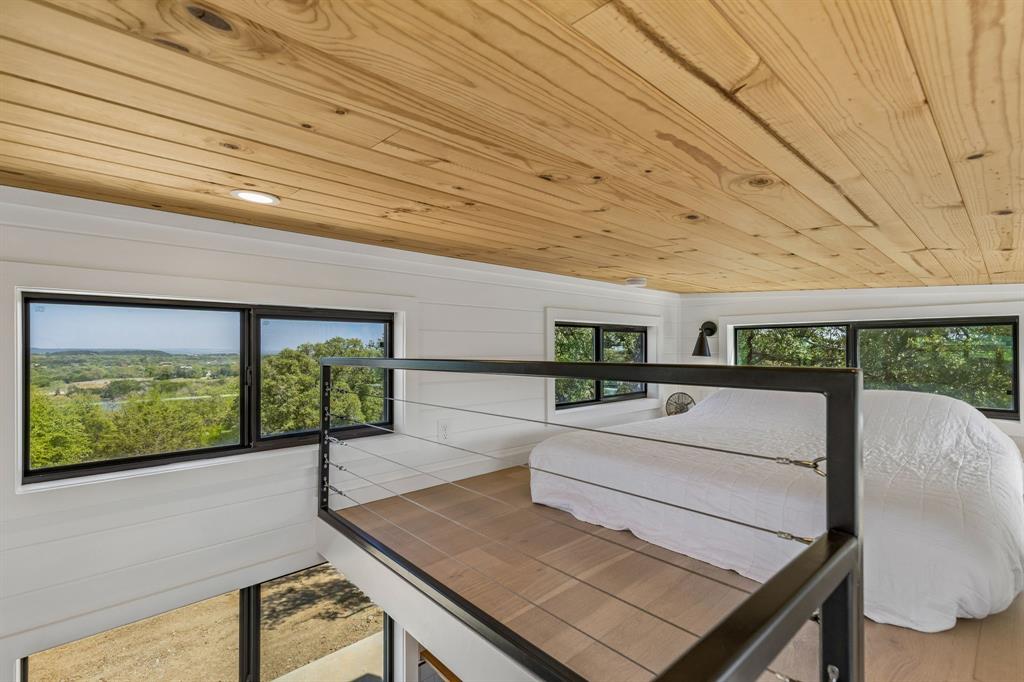 122 Western Sky Drive Ranger, TX 76470 - Photo 9 of 40 a living room with furniture