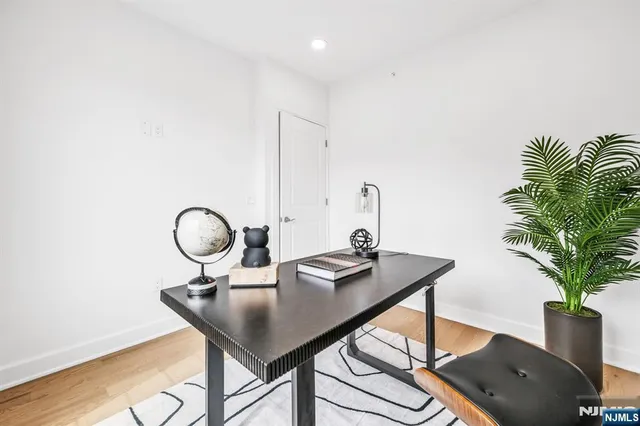 $1,225,000 | 11 Gabriel Court, Unit 11, Paramus, NJ 07652