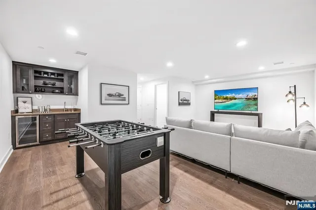 $1,225,000 | 11 Gabriel Court, Unit 11, Paramus, NJ 07652