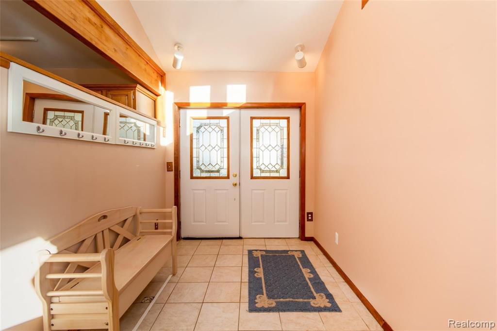 11000 White Lake Road Fenton, MI 48430 - Photo 10 of 40