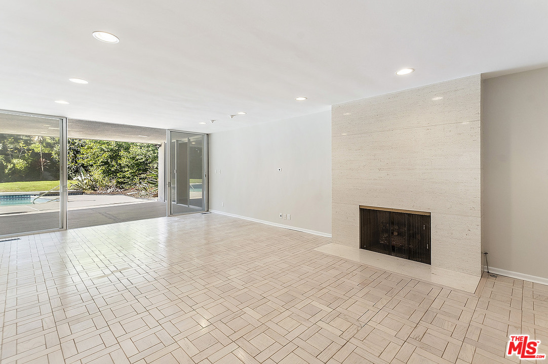 711 Sierra Drive Beverly Hills, CA 90210 - Photo 13 of 41