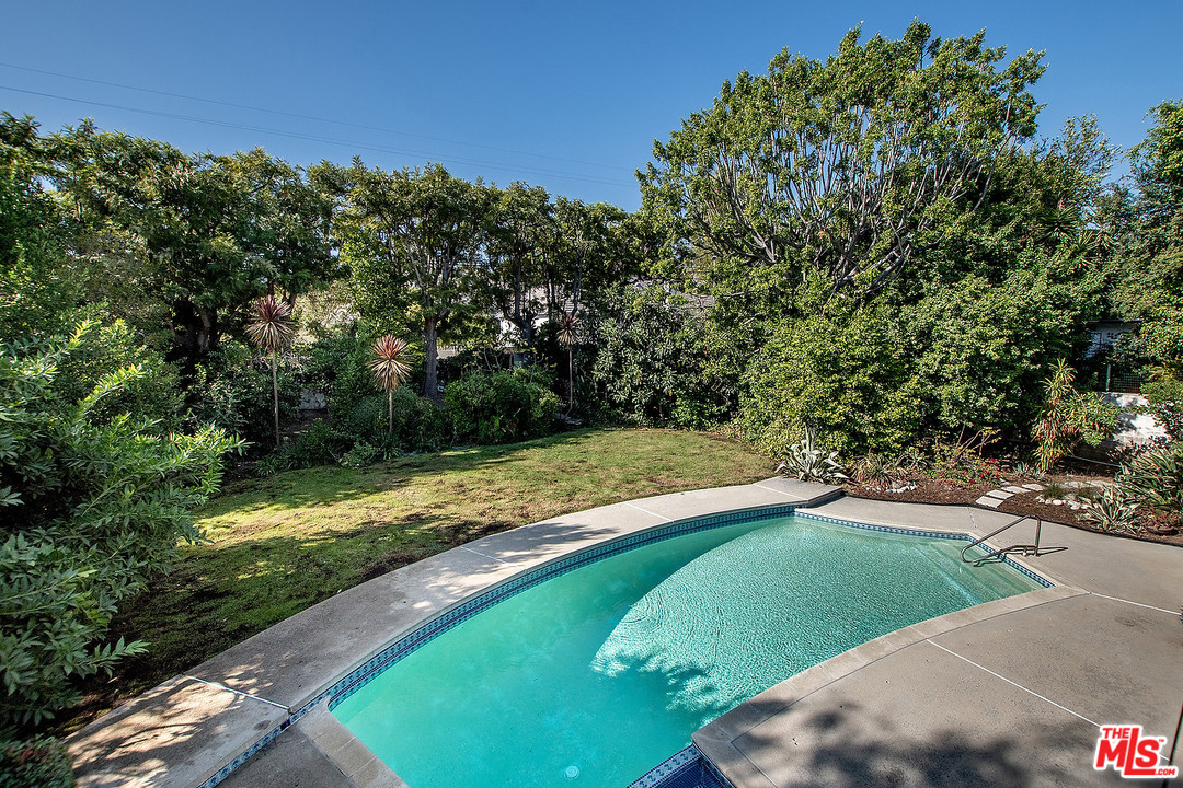 711 Sierra Drive Beverly Hills, CA 90210 - Photo 20 of 41