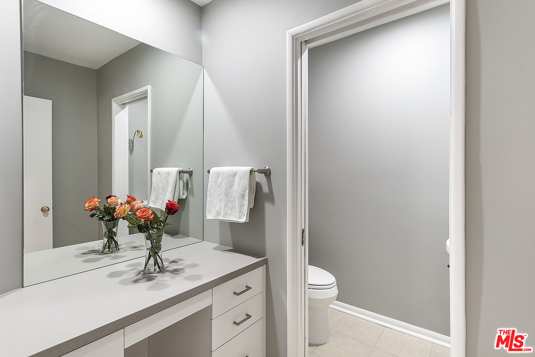 711 Sierra Drive Beverly Hills, CA 90210 - Photo 33 of 41