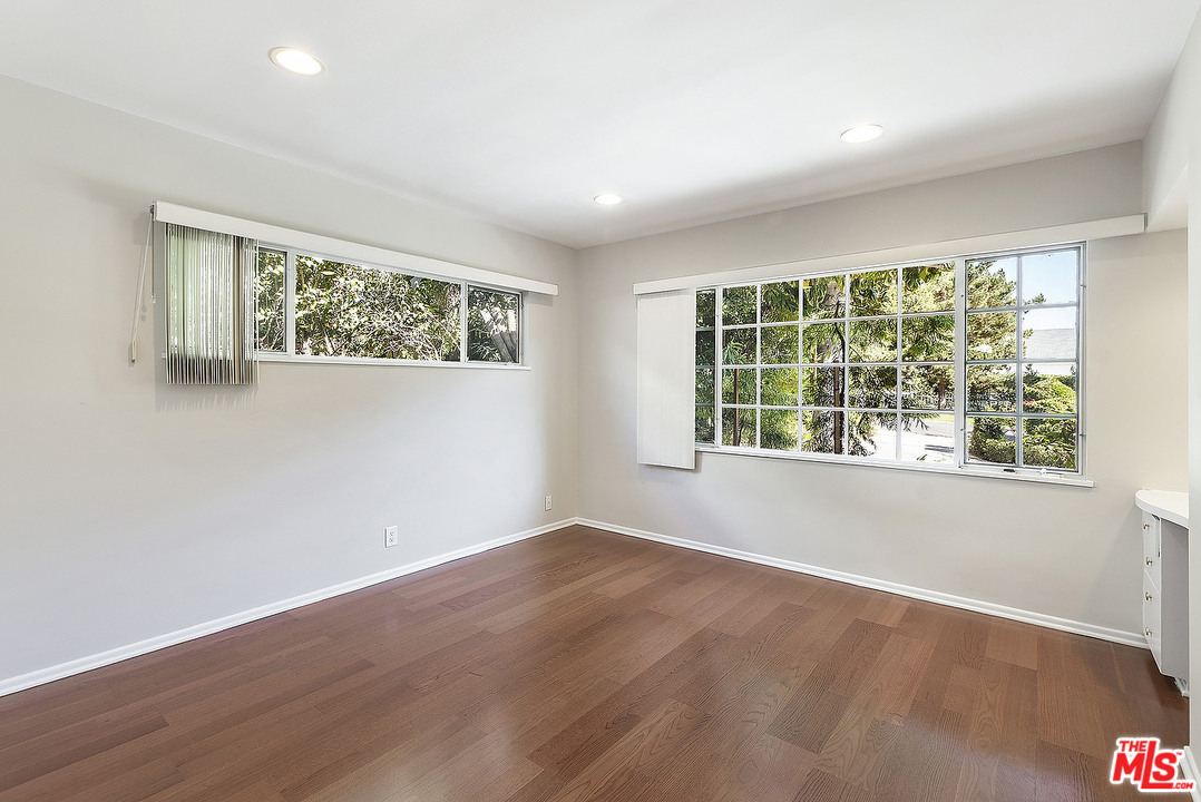 711 Sierra Drive Beverly Hills, CA 90210 - Photo 34 of 41