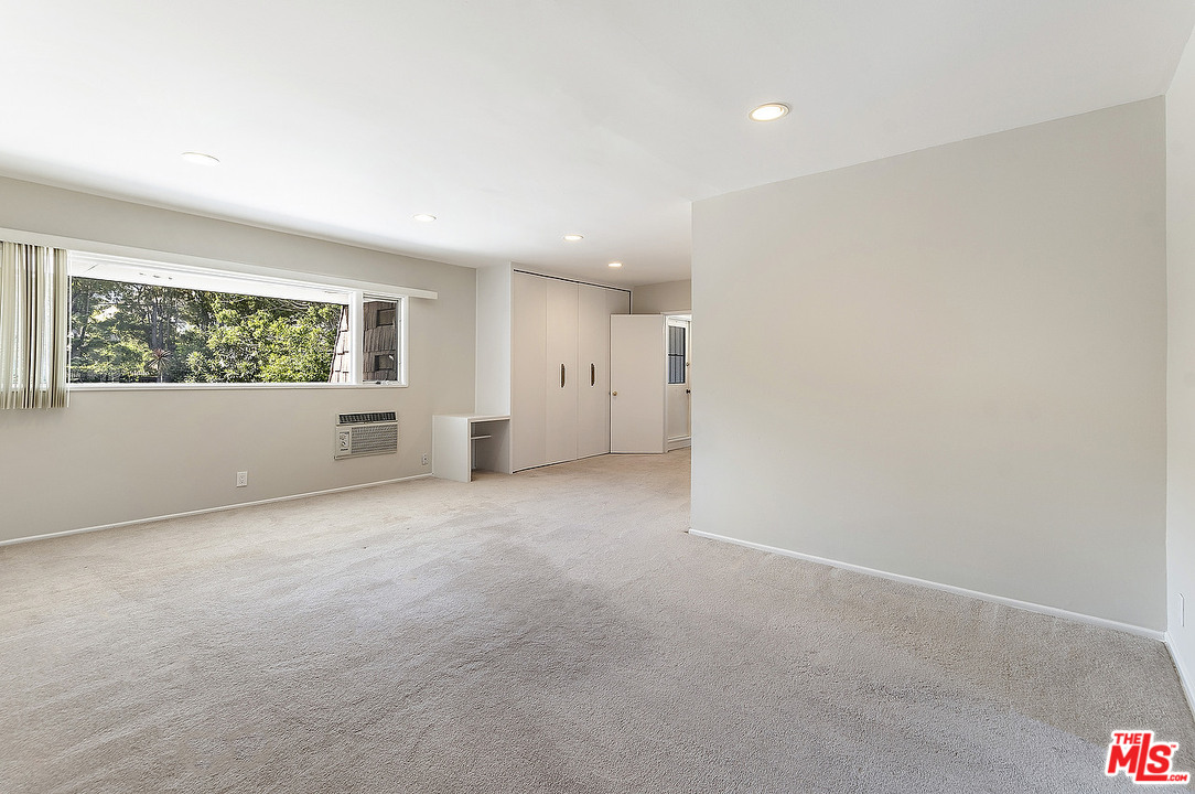 711 Sierra Drive Beverly Hills, CA 90210 - Photo 38 of 41