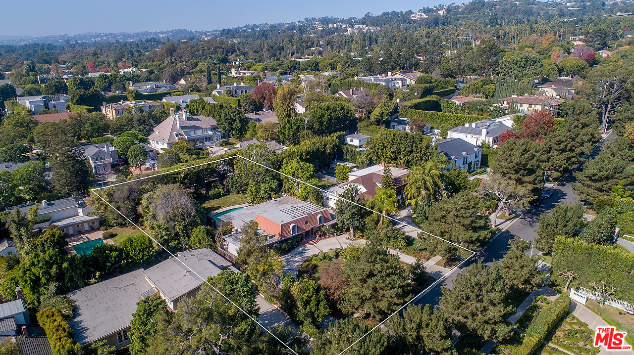 711 Sierra Drive Beverly Hills, CA 90210 - Photo 39 of 41