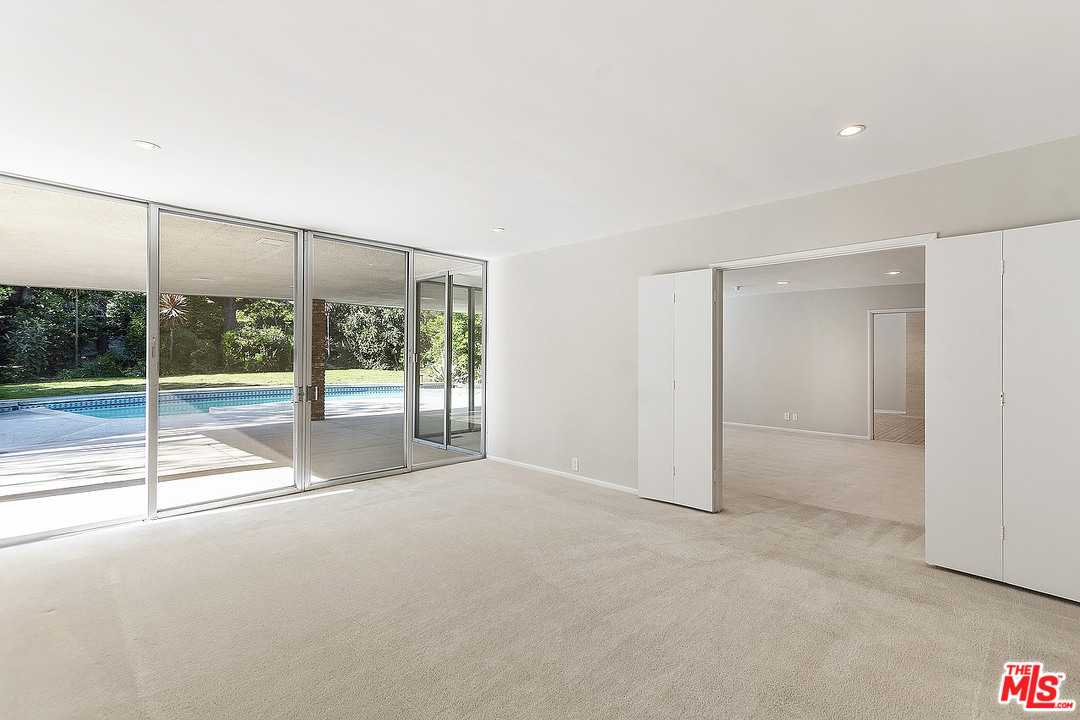 711 Sierra Drive Beverly Hills, CA 90210 - Photo 7 of 41