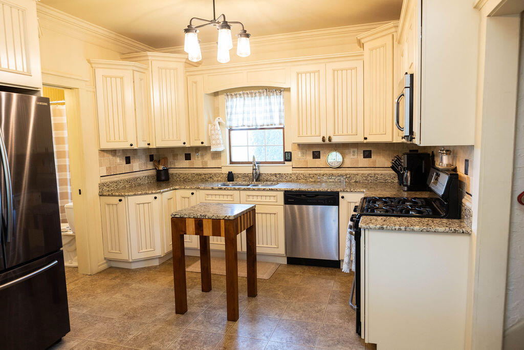 12715 Randolph Street Crown Point, IN 46307 - Photo 10 of 46 1024x683
