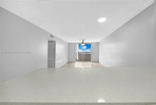 $2,500 | 1750 West 46th Street, Unit 544, Hialeah, FL 33012