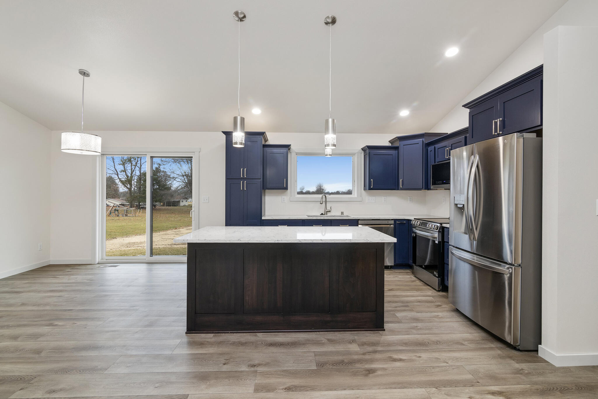 1530 Waldenberger Road Eau Claire, WI 54703 - Photo 9 of 27 09 KITCHEN