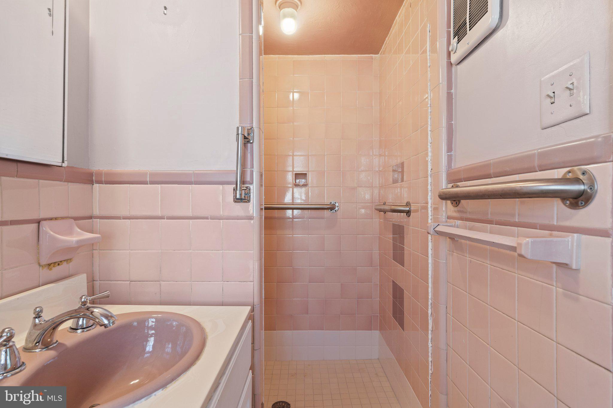506 Wellesley Road Philadelphia, PA 19119 - Photo 26 of 32 Gallery Image 26