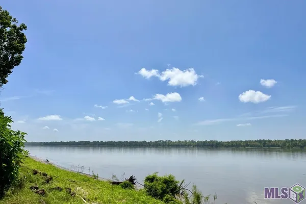 $698,400 | 27 Cat Island Road, St. Francisville, LA 70775