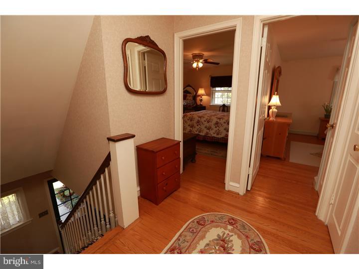 516 Georgian Road Glenside, PA 19038 - Photo 16 of 25 Hallway