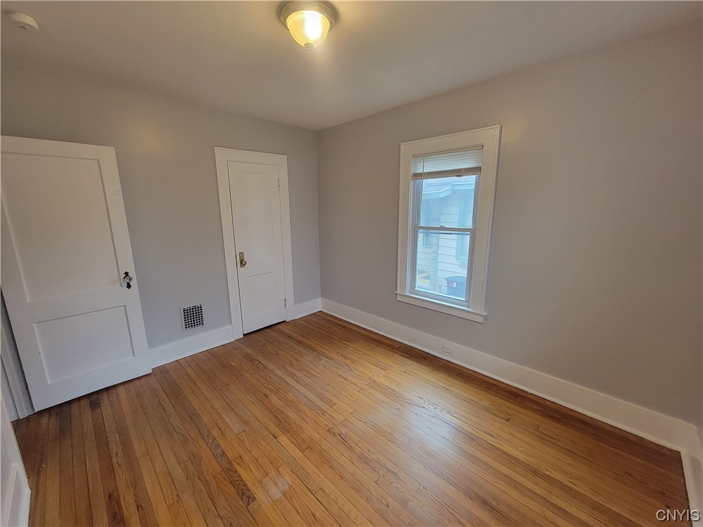 811 Ballantyne Road Syracuse, NY 13207 - Photo 14 of 17