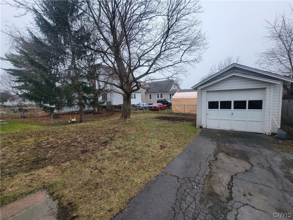 811 Ballantyne Road Syracuse, NY 13207 - Photo 17 of 17