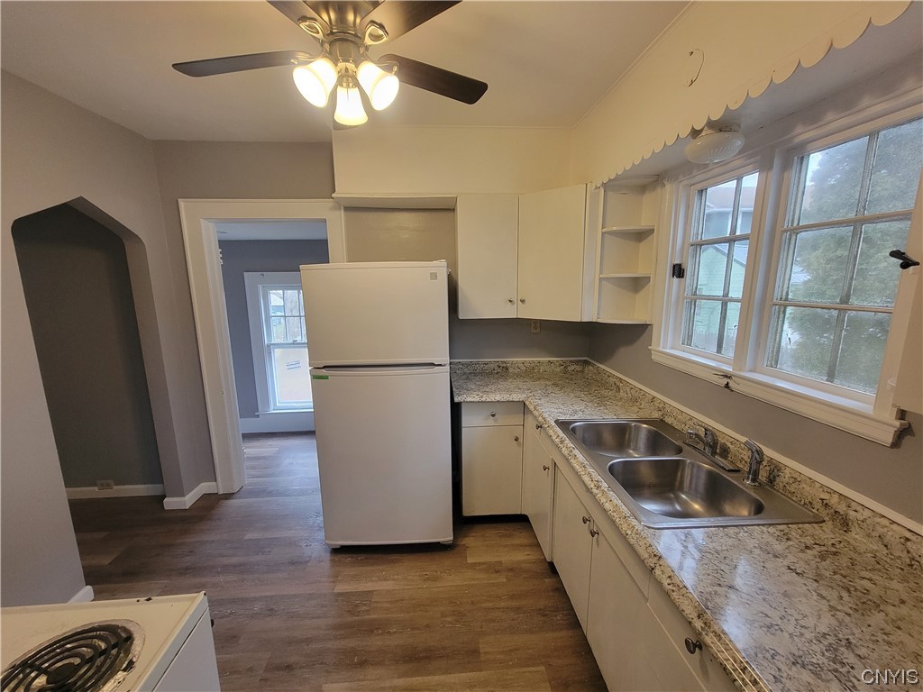 811 Ballantyne Road Syracuse, NY 13207 - Photo 7 of 17