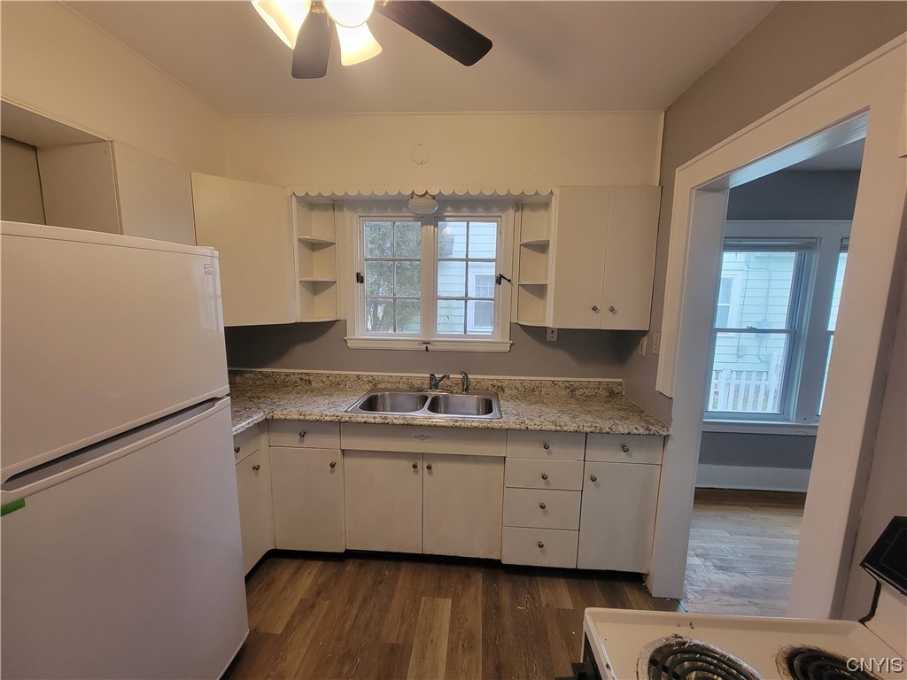 811 Ballantyne Road Syracuse, NY 13207 - Photo 8 of 17