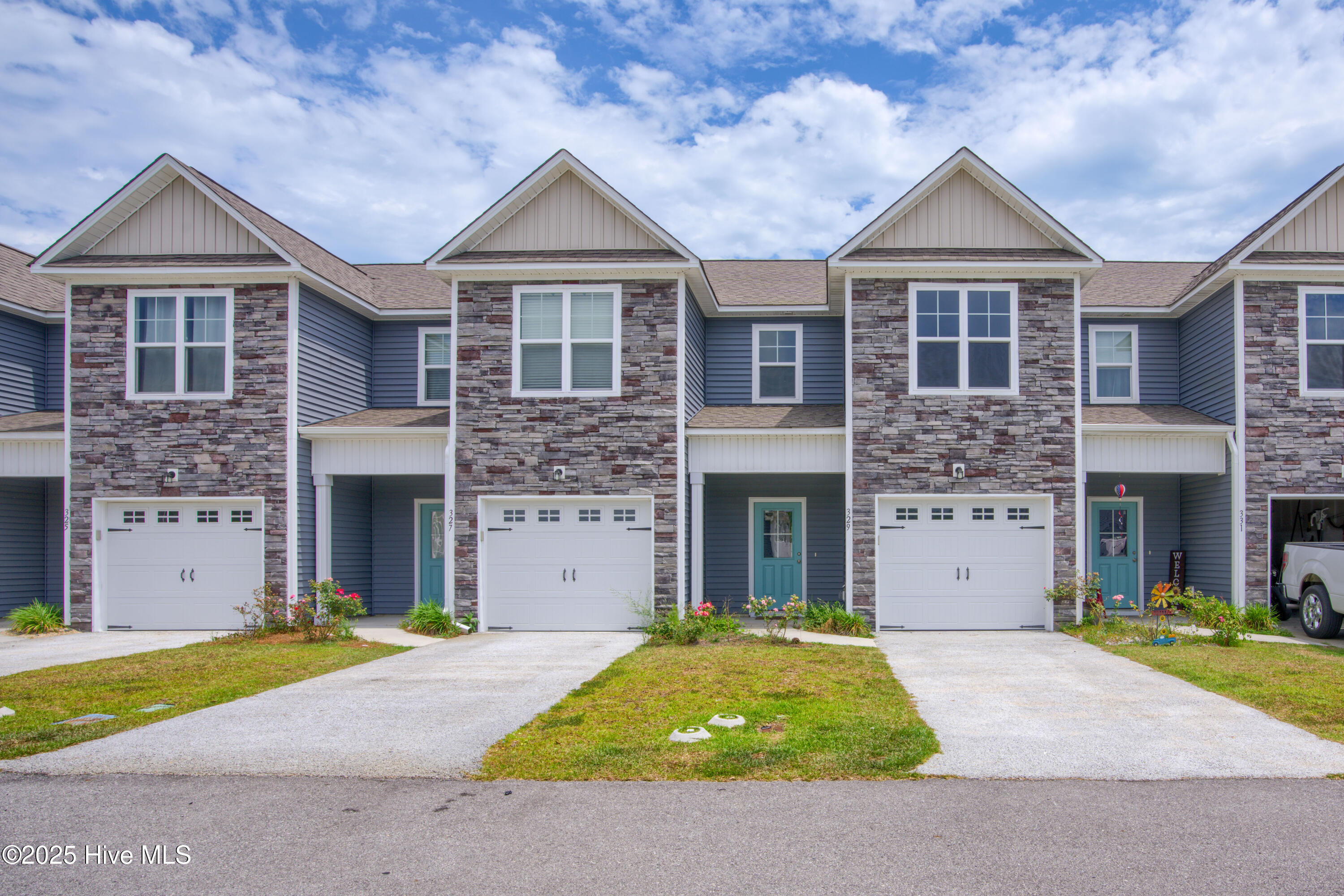 329 Stingray - Interiors - Edited