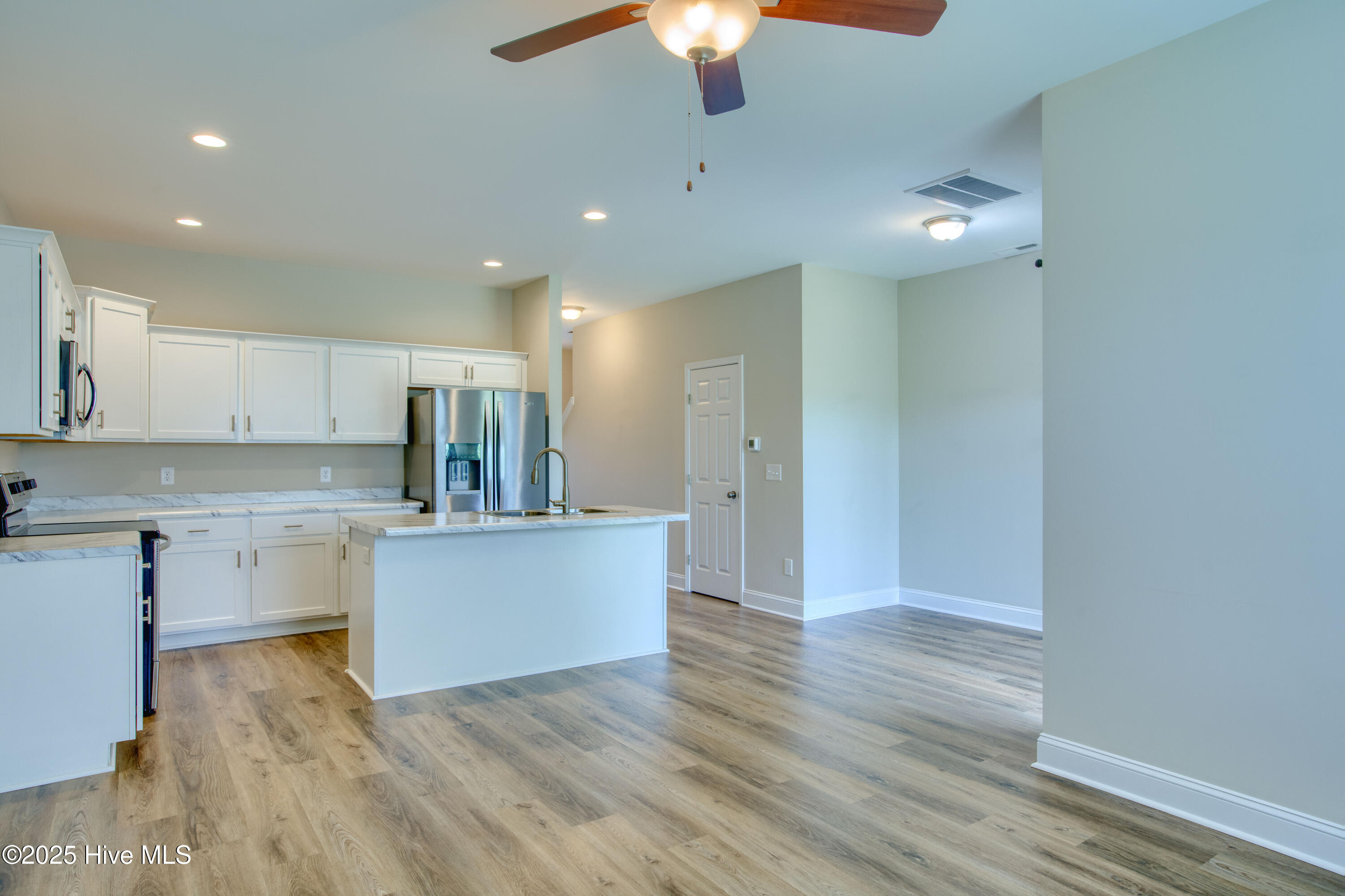 329 South Stingray Lane Holly Ridge, NC 28445 - Photo 4 of 19 329 Stingray - Interiors - Edited_15
