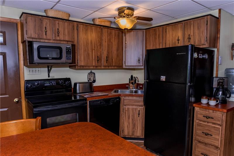573 Lake Side Road Addison, PA 15411 - Photo 8 of 25