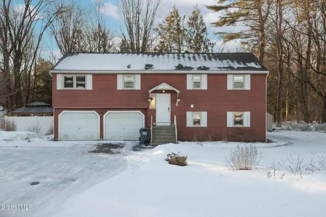 $569,900 | 292 Washington Street, Saratoga Springs, NY 12866