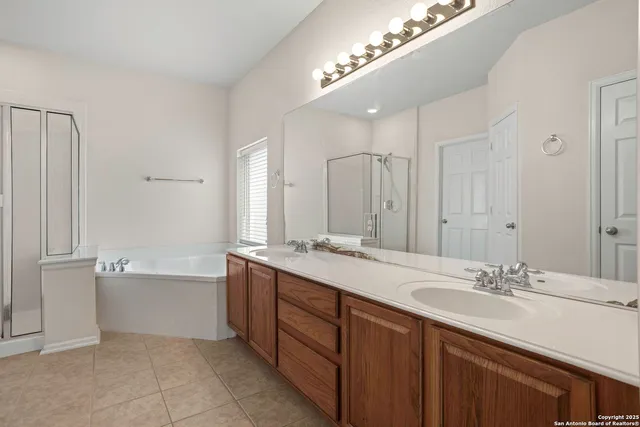 $3,450 | 819 Steubing Oaks, San Antonio, TX 78258